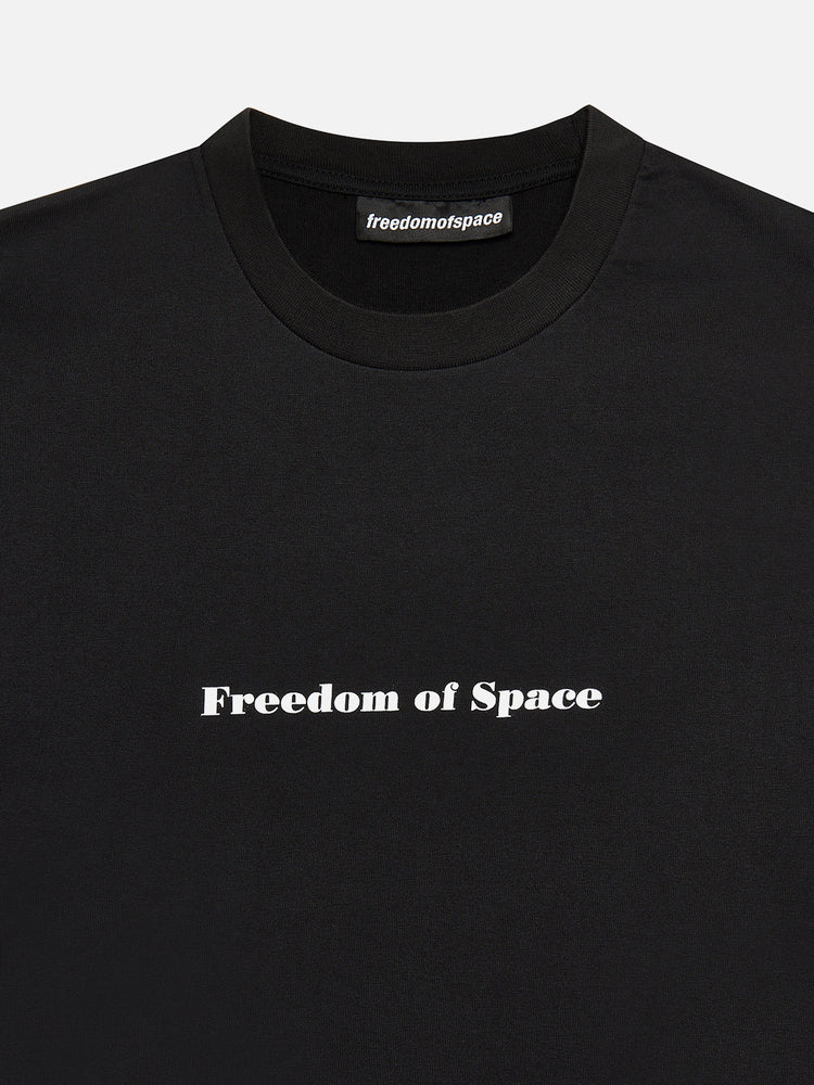 A SIMPLE T-SHIRT BLACK