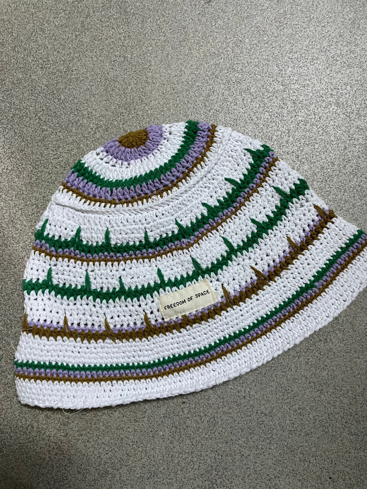 HAND-CROCHET BUCKET HAT WHITE-MULTICOLOR