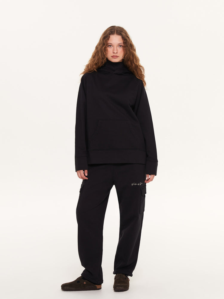 A SIMPLE TURTLENECK HOODIE BLACK