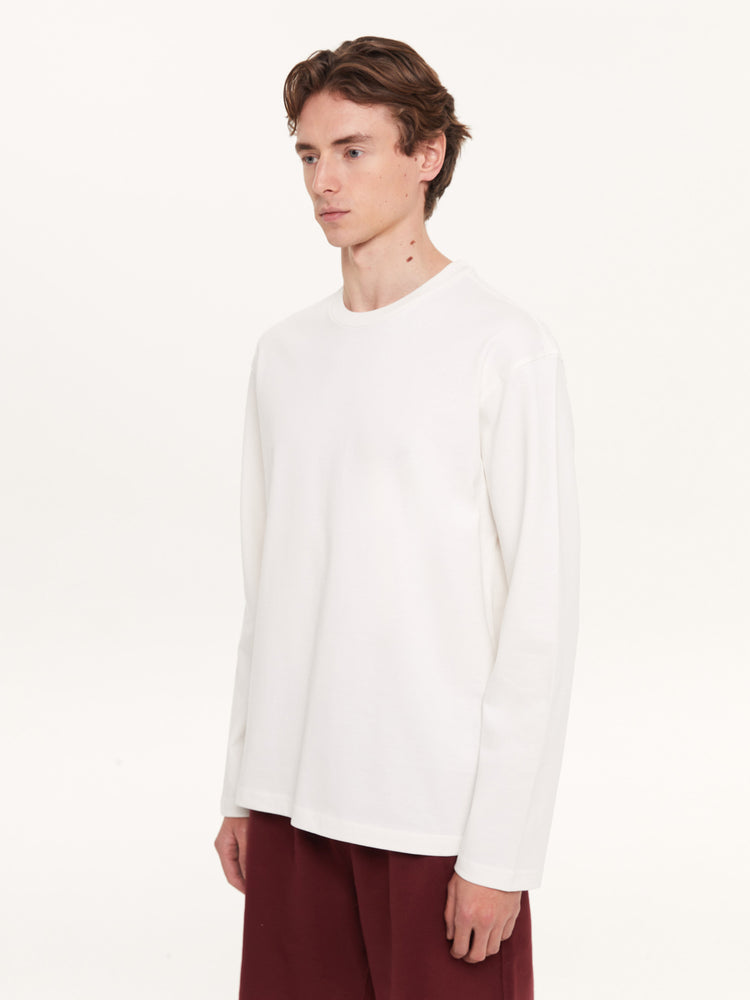 A SIMPLE LONG SLEEVE T-SHIRT OFF WHITE