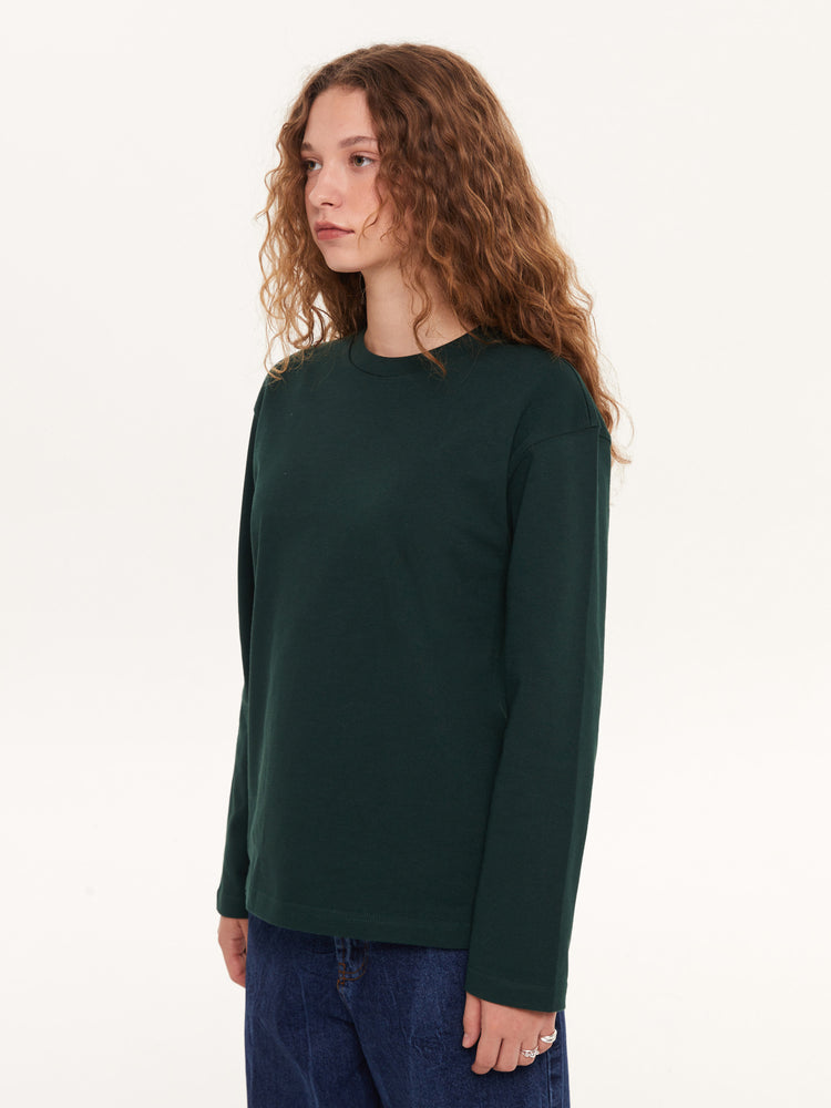 A SIMPLE LONG SLEEVE T-SHIRT GREEN