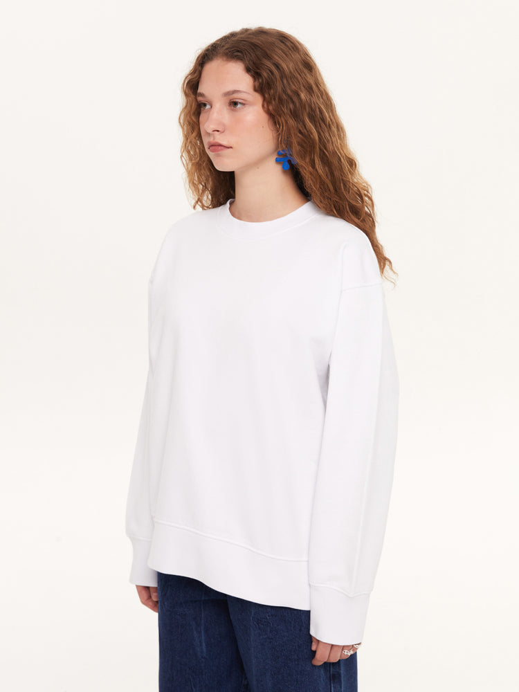 A SIMPLE SWEATSHIRT WHITE