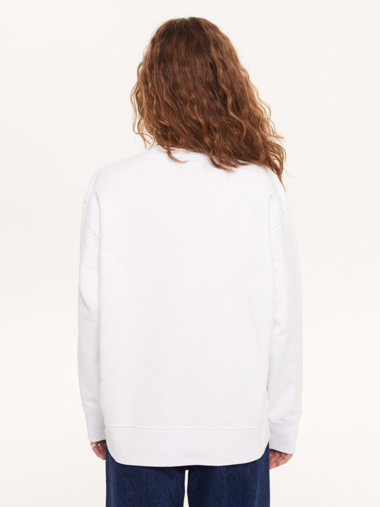 A SIMPLE SWEATSHIRT WHITE