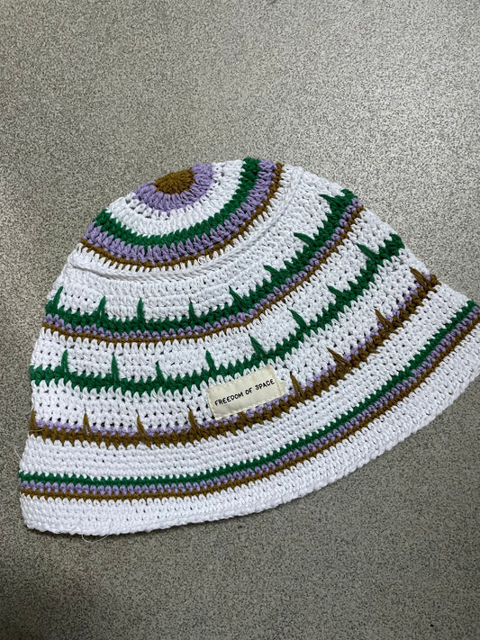 HAND-CROCHET BUCKET HAT WHITE-MULTICOLOR