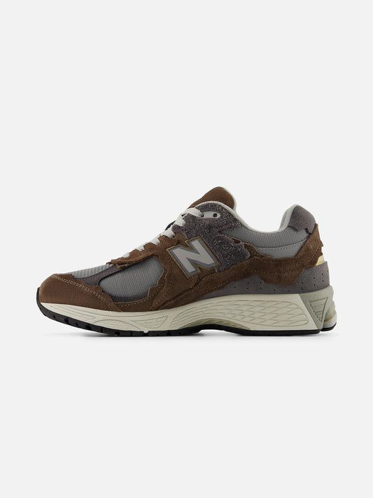 NEW BALANCE 2002R CORTADO