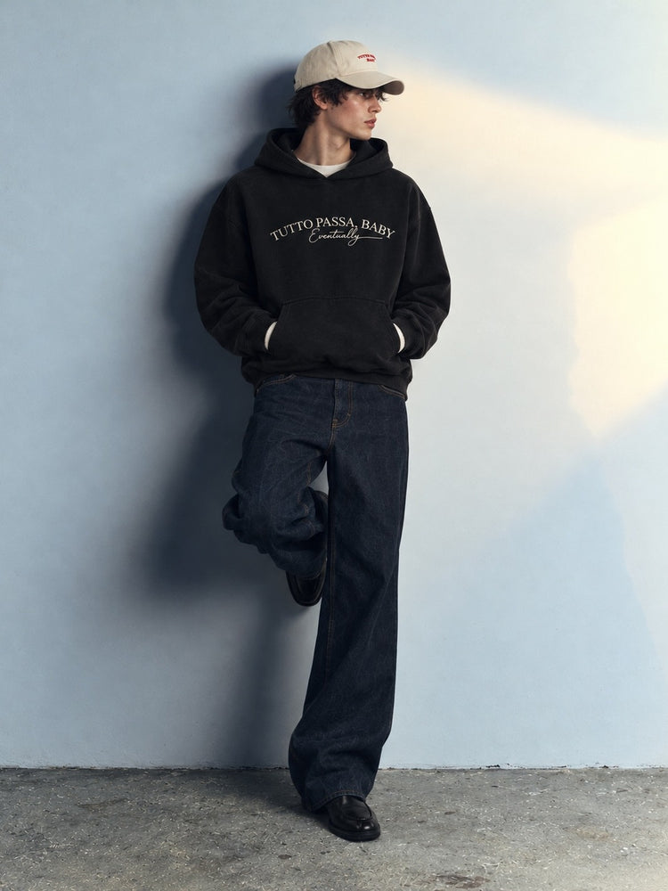 Tutto Passa Hoodie Black - model